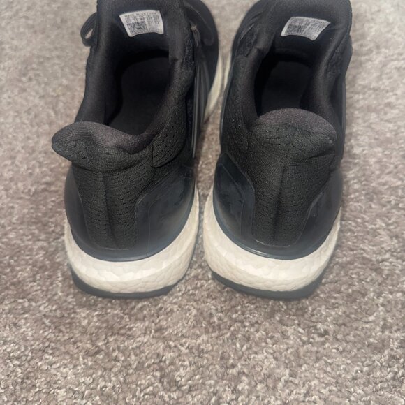 Adidas Ultraboosts- Like New - Picture 7 of 7